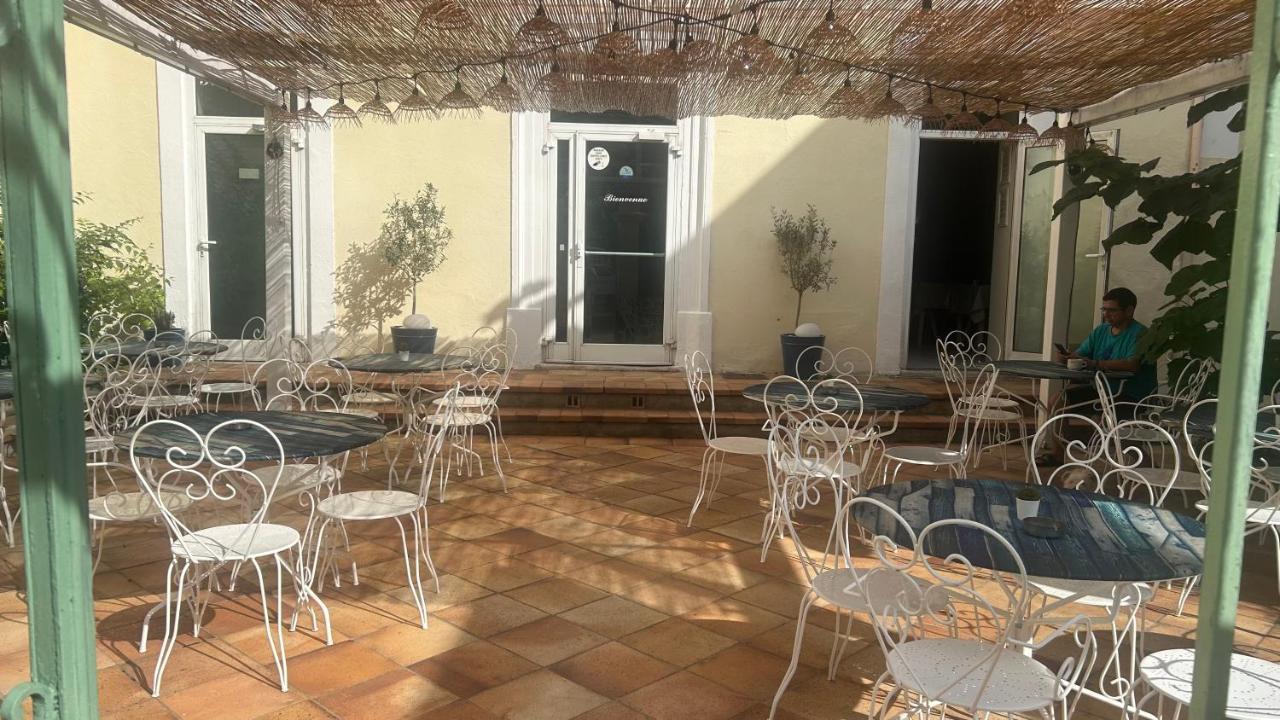 Hotel Le Patio De Fabio Bollène Esterno foto
