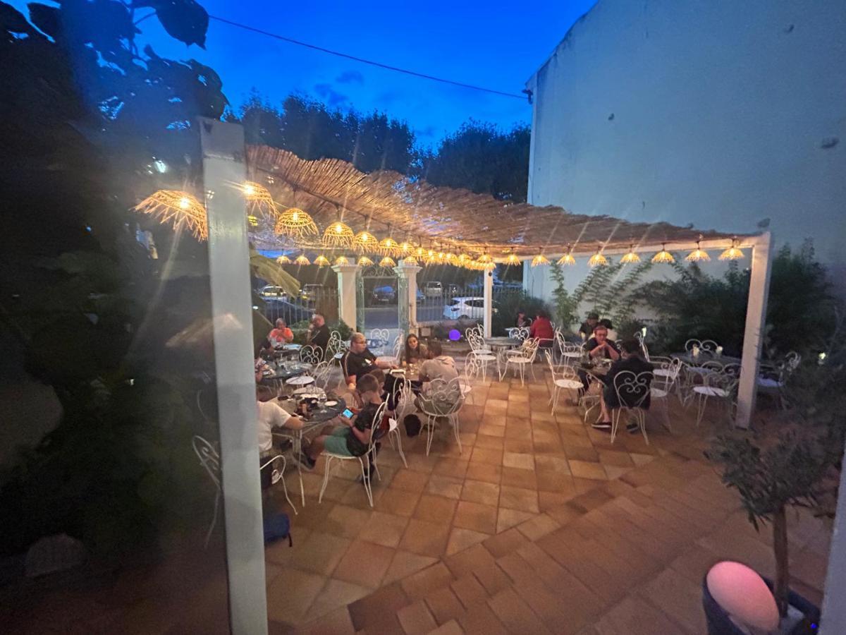 Hotel Le Patio De Fabio Bollène Esterno foto