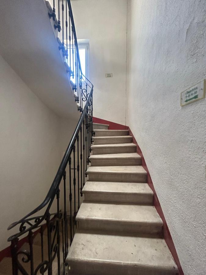 Hotel Le Patio De Fabio Bollène Esterno foto